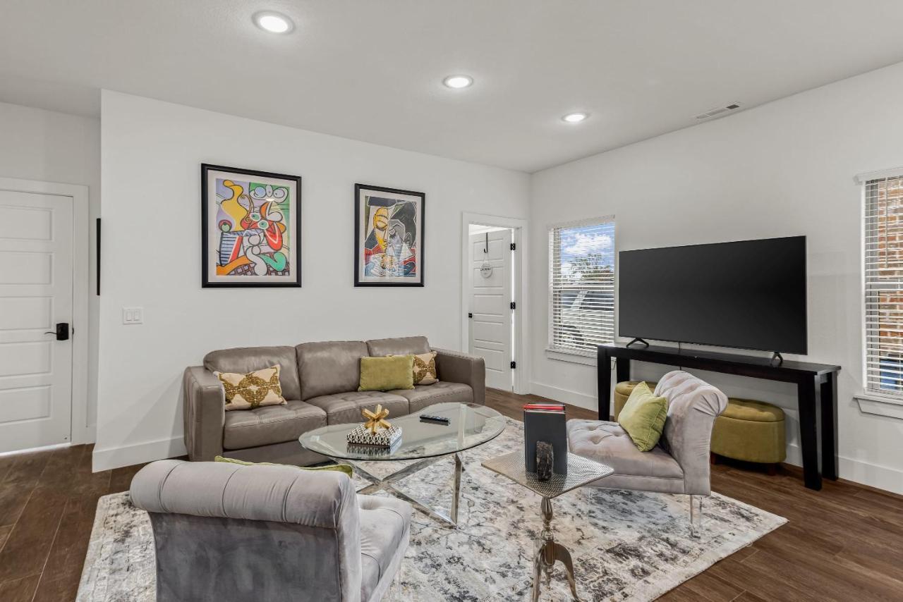 The Warhol - Pet-Friendly Apartment Bentonville Bagian luar foto
