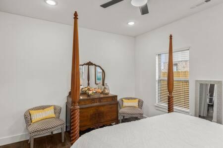 The Warhol - Pet-Friendly Apartment Bentonville Bagian luar foto
