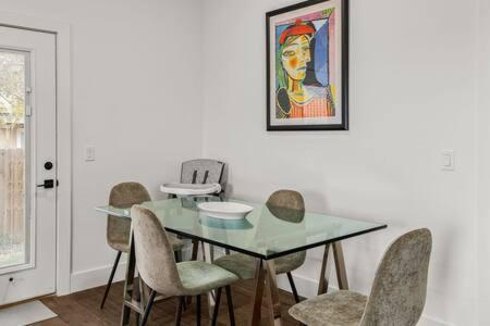The Warhol - Pet-Friendly Apartment Bentonville Bagian luar foto