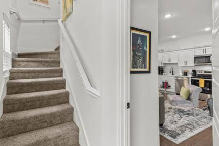 The Warhol - Pet-Friendly Apartment Bentonville Bagian luar foto