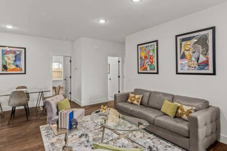 The Warhol - Pet-Friendly Apartment Bentonville Bagian luar foto